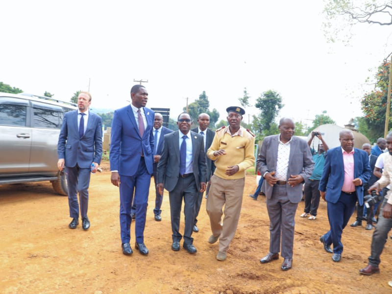 PS Stephen Isaboke and his colleague, PS Medical Service Dr Ouma Oluga toured the Kisii Cancer Centre to check on its progress. 