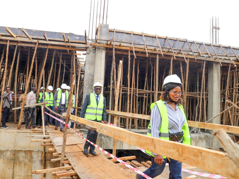 PS Stephen Isaboke and his colleague, PS Medical Service Dr Ouma Oluga toured the Kisii Cancer Centre to check on its progress. 