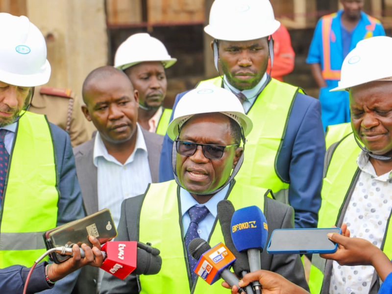 PS Stephen Isaboke and his colleague, PS Medical Service Dr Ouma Oluga toured the Kisii Cancer Centre to check on its progress. 